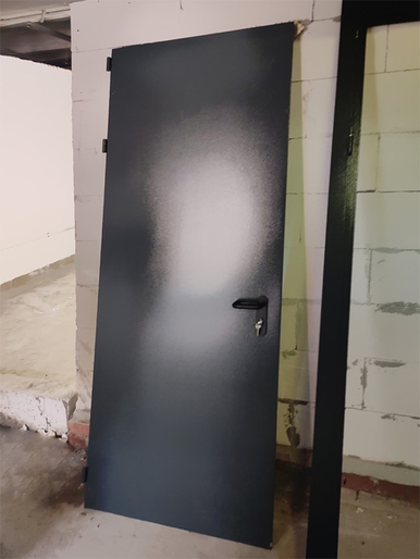 Дверное полотно (подвал бизнес-центра) Дверное полотно (подвал бизнес-центра)