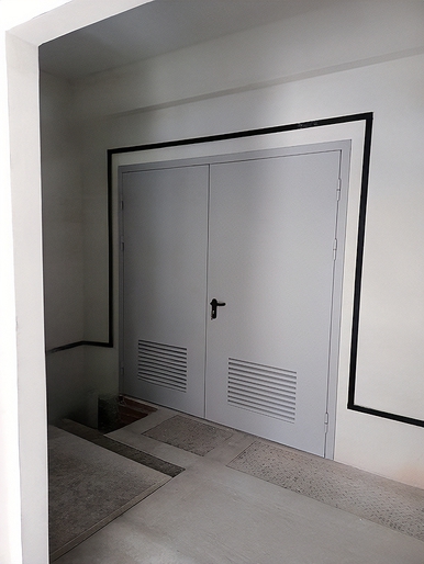 Двупольная дверь с вентиляцией Двупольная дверь с вентиляцией