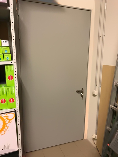 Однопольная дверь для склада (ул. Верхняя Радищевская) Однопольная дверь для склада (ул. Верхняя Радищевская)