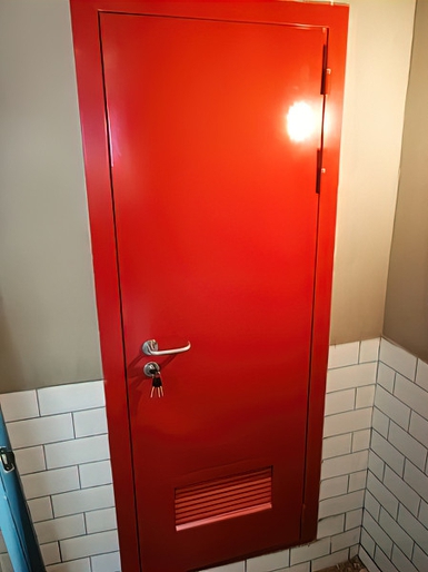 Пожаростойкая дверь с вентиляцией (Пятницкий переулок) Пожаростойкая дверь с вентиляцией (Пятницкий переулок)