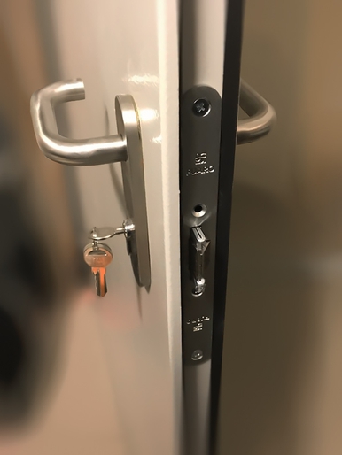 Противопожарный замок (ул. Верхняя Радищевская) Противопожарный замок (ул. Верхняя Радищевская)