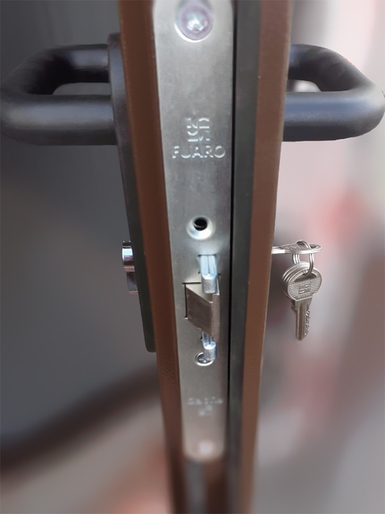 Ручка полуторной двери (тир, ул. Садовническая) Ручка полуторной двери (тир, ул. Садовническая)