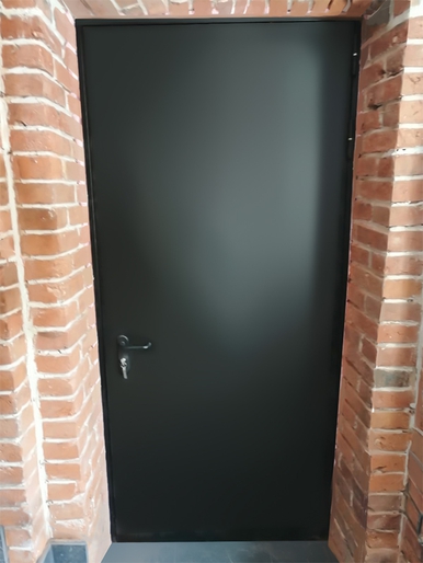 Дверь с наружной стороны (офисный центр, ул. 3-я Ямская Тверская) Дверь с наружной стороны (офисный центр, ул. 3-я Ямская Тверская)