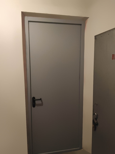 Дверь с обратной стороны (ул. Пенягинская, 12 к1) Дверь с обратной стороны (ул. Пенягинская, 12 к1)