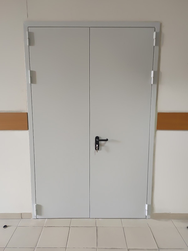 Дверь с внешней стороны (судебный участок, ул. 15-я Парковая) Дверь с внешней стороны (судебный участок, ул. 15-я Парковая)