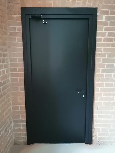 Дверь с внутренней стороны (офисный центр, ул. 3-я Ямская Тверская) Дверь с внутренней стороны (офисный центр, ул. 3-я Ямская Тверская)