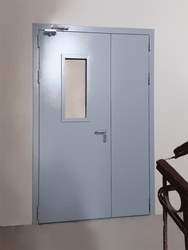 Дверь со стеклом и доводчиком, фото спереди (наб. Шитова) Дверь со стеклом и доводчиком, фото спереди (наб. Шитова)