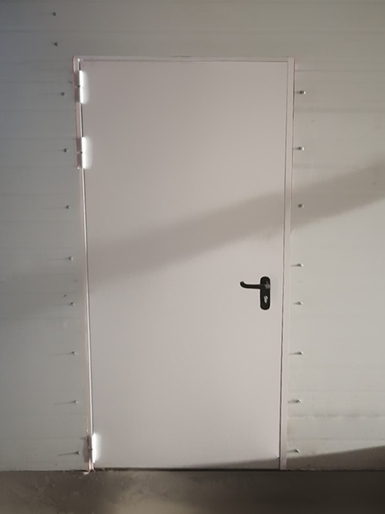 Наружная сторона однопольной двери (г. Люберцы) Наружная сторона однопольной двери (г. Люберцы)