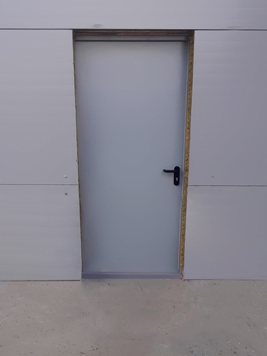 Одностворчатая дверь (промзона, ул. Подольских Курсантов) Одностворчатая дверь (промзона, ул. Подольских Курсантов)