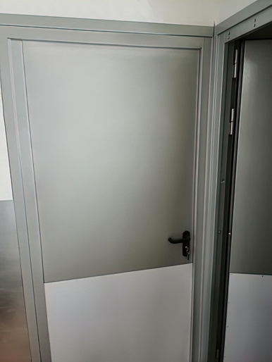 Огнестойкая дверь с обратной стороны (Страстной бульвар) Огнестойкая дверь с обратной стороны (Страстной бульвар)