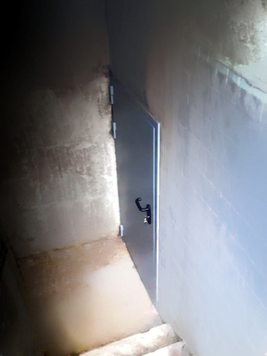 Огнестойкая дверь в подвал (ул. Беломорская, 36) Огнестойкая дверь в подвал (ул. Беломорская, 36)