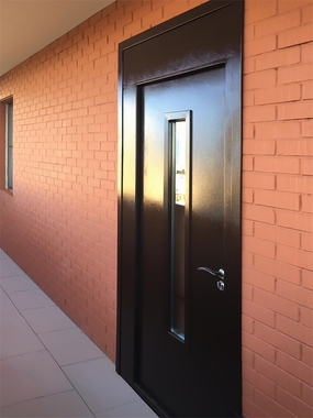 Остекленная дверь с фрамугой