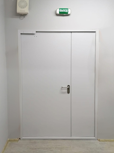 Полуторастворчатая дверь изнутри (г. Люберцы) Полуторастворчатая дверь изнутри (г. Люберцы)