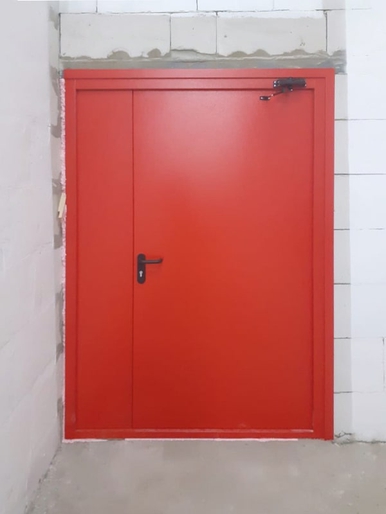 Полуторная дверь с доводчиком Полуторная дверь с доводчиком