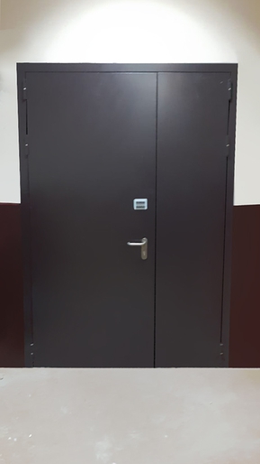 Полуторная дверь с кодовым замком (ул. Хользунова) Полуторная дверь с кодовым замком (ул. Хользунова)