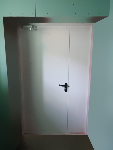 Полуторопольная дверь с внутренней стороны (г. Люберцы) Полуторопольная дверь с внутренней стороны (г. Люберцы)