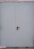 Двупольная дверь с верхней вставкой