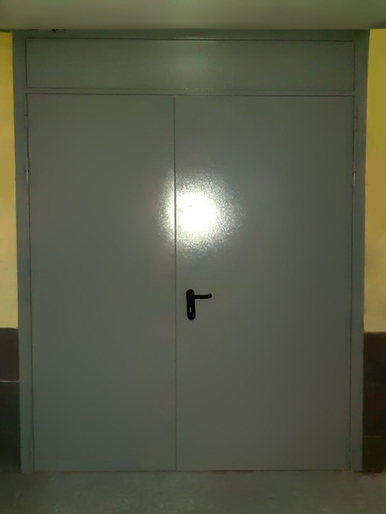 Распашная огнеупорная дверь (ул. Кусковская, 23) Распашная огнеупорная дверь (ул. Кусковская, 23)