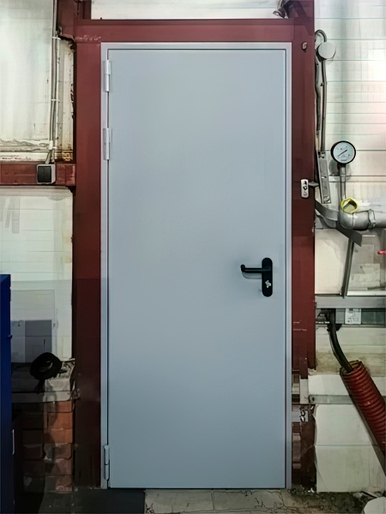 Серая огнеупорная дверь (д. Лешково) Серая огнеупорная дверь (д. Лешково)