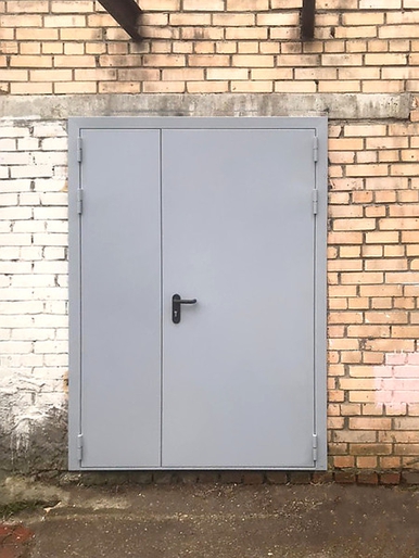 Серая полуторная дверь (г. Зеленоград, пр-т Генерала Алексеева) Серая полуторная дверь (г. Зеленоград, пр-т Генерала Алексеева)