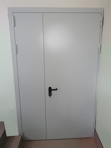 Серая полуторная дверь (школа, г. Ступино) Серая полуторная дверь (школа, г. Ступино)