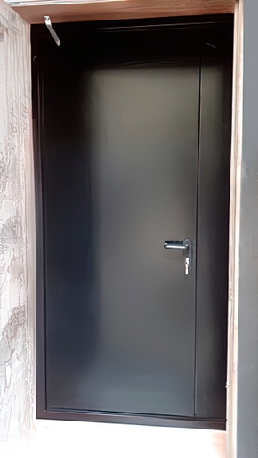 Внутренняя сторона полуторной двери (ул. Малые Каменщики, 16) Внутренняя сторона полуторной двери (ул. Малые Каменщики, 16)