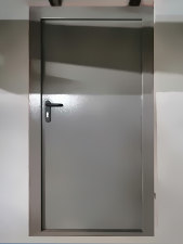 Однопольная дверь, фото изнутри
